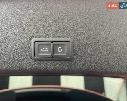 Червоний Ауді E-Tron, об'ємом двигуна 0 л та пробігом 68 тис. км за 33600 $, фото 9 на Automoto.ua