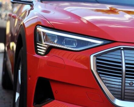 Красный Ауди E-Tron, объемом двигателя 0 л и пробегом 44 тыс. км за 32000 $, фото 1 на Automoto.ua