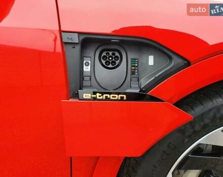 Червоний Ауді E-Tron, об'ємом двигуна 0 л та пробігом 51 тис. км за 46888 $, фото 41 на Automoto.ua