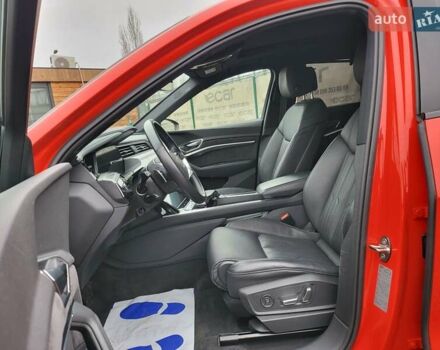Червоний Ауді E-Tron, об'ємом двигуна 0 л та пробігом 51 тис. км за 46888 $, фото 49 на Automoto.ua