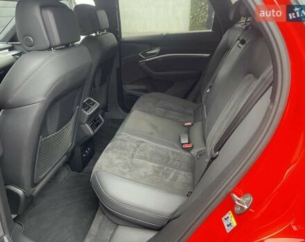 Червоний Ауді E-Tron, об'ємом двигуна 0 л та пробігом 68 тис. км за 33600 $, фото 14 на Automoto.ua