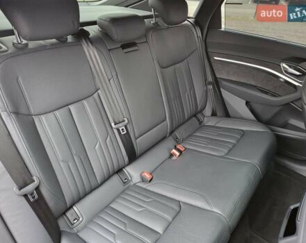 Червоний Ауді E-Tron, об'ємом двигуна 0 л та пробігом 51 тис. км за 46888 $, фото 79 на Automoto.ua