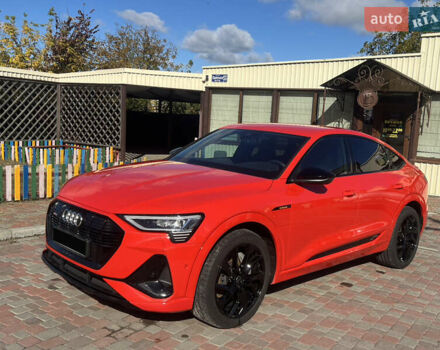 Красный Ауди E-Tron, объемом двигателя 0 л и пробегом 37 тыс. км за 53000 $, фото 1 на Automoto.ua
