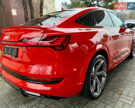 Красный Ауди E-Tron, объемом двигателя 0 л и пробегом 37 тыс. км за 49500 $, фото 12 на Automoto.ua