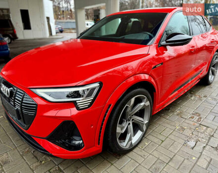 Красный Ауди E-Tron, объемом двигателя 0 л и пробегом 37 тыс. км за 49500 $, фото 6 на Automoto.ua