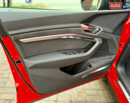 Красный Ауди E-Tron, объемом двигателя 0 л и пробегом 37 тыс. км за 49500 $, фото 33 на Automoto.ua