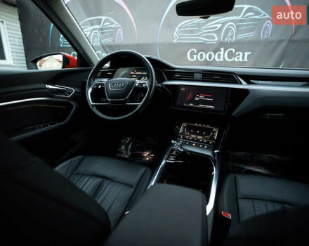 Червоний Ауді E-Tron, об'ємом двигуна 0 л та пробігом 175 тис. км за 28400 $, фото 77 на Automoto.ua