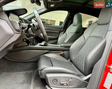 Красный Ауди E-Tron, объемом двигателя 0 л и пробегом 37 тыс. км за 49500 $, фото 40 на Automoto.ua