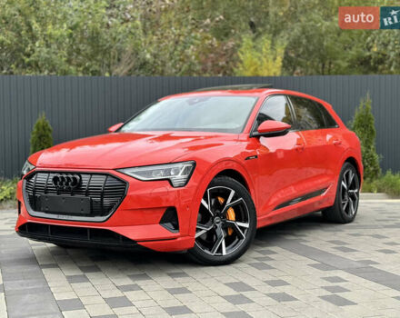 Красный Ауди E-Tron, объемом двигателя 0 л и пробегом 59 тыс. км за 37900 $, фото 2 на Automoto.ua