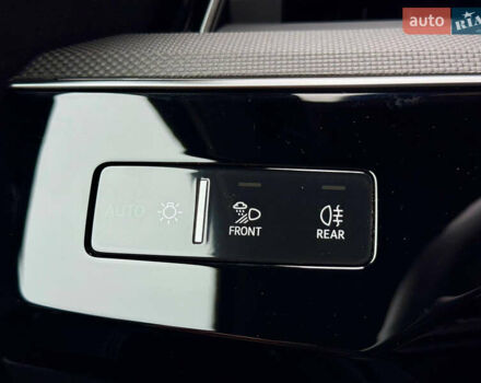 Красный Ауди E-Tron, объемом двигателя 0 л и пробегом 37 тыс. км за 49500 $, фото 92 на Automoto.ua