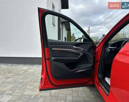 Ауди E-Tron 2022 в Луцке на Automoto.ua Красный Ауди E-Tron, объемом двигателя 0 л и пробегом 36 тыс. км за 48499 $, фото 39 на Automoto.ua