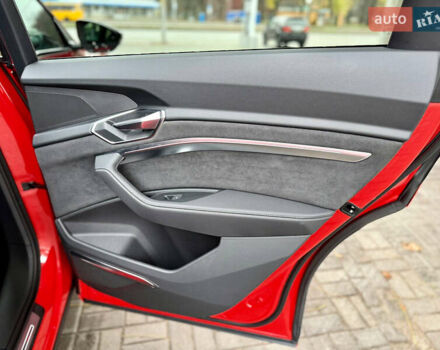 Красный Ауди E-Tron, объемом двигателя 0 л и пробегом 37 тыс. км за 49500 $, фото 56 на Automoto.ua