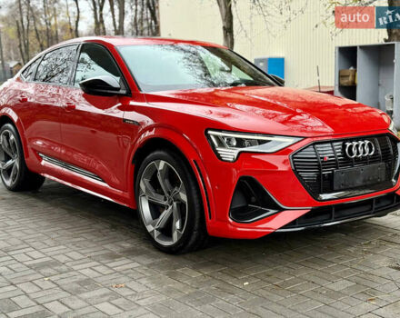 Красный Ауди E-Tron, объемом двигателя 0 л и пробегом 37 тыс. км за 49500 $, фото 23 на Automoto.ua