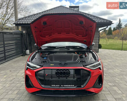 Ауди E-Tron 2022 в Луцке на Automoto.ua Красный Ауди E-Tron, объемом двигателя 0 л и пробегом 36 тыс. км за 48499 $, фото 97 на Automoto.ua