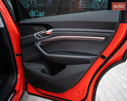 Червоний Ауді E-Tron, об'ємом двигуна 0 л та пробігом 175 тис. км за 28400 $, фото 71 на Automoto.ua