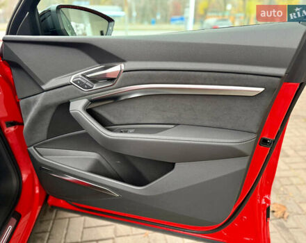 Красный Ауди E-Tron, объемом двигателя 0 л и пробегом 37 тыс. км за 49500 $, фото 60 на Automoto.ua