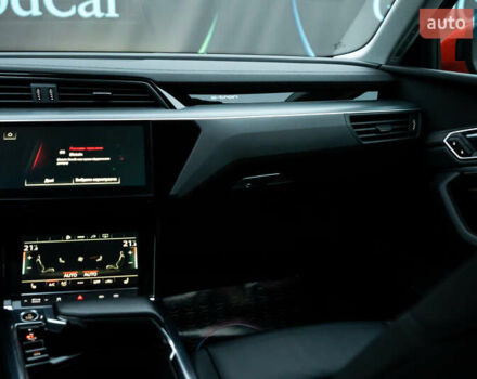 Червоний Ауді E-Tron, об'ємом двигуна 0 л та пробігом 175 тис. км за 28400 $, фото 81 на Automoto.ua