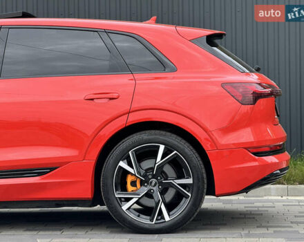 Красный Ауди E-Tron, объемом двигателя 0 л и пробегом 59 тыс. км за 37900 $, фото 6 на Automoto.ua