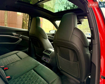 Красный Ауди E-Tron, объемом двигателя 0 л и пробегом 37 тыс. км за 49500 $, фото 58 на Automoto.ua