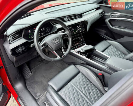 Красный Ауди E-Tron, объемом двигателя 0 л и пробегом 37 тыс. км за 49500 $, фото 95 на Automoto.ua