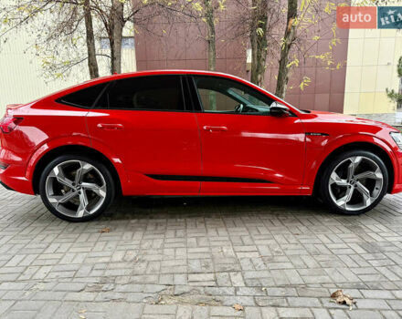 Красный Ауди E-Tron, объемом двигателя 0 л и пробегом 37 тыс. км за 49500 $, фото 11 на Automoto.ua