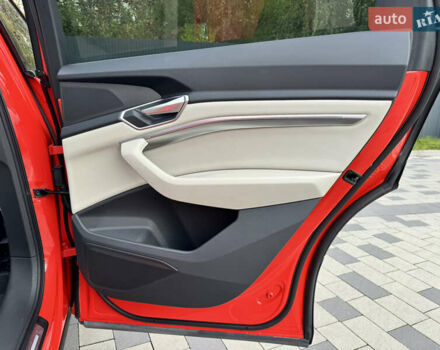Красный Ауди E-Tron, объемом двигателя 0 л и пробегом 59 тыс. км за 37900 $, фото 29 на Automoto.ua