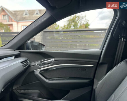 Ауди E-Tron 2022 в Луцке на Automoto.ua Красный Ауди E-Tron, объемом двигателя 0 л и пробегом 36 тыс. км за 48499 $, фото 71 на Automoto.ua