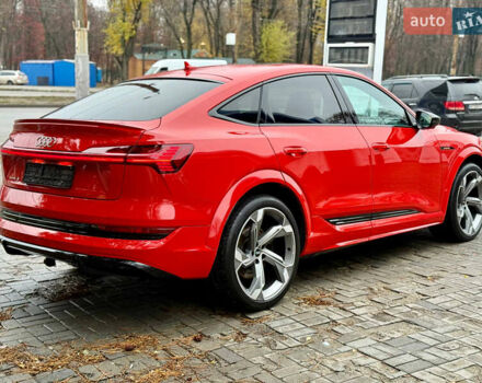 Красный Ауди E-Tron, объемом двигателя 0 л и пробегом 37 тыс. км за 49500 $, фото 4 на Automoto.ua