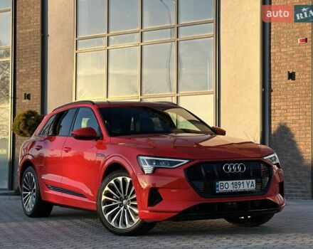 Красный Ауди E-Tron, объемом двигателя 0 л и пробегом 64 тыс. км за 34900 $, фото 1 на Automoto.ua