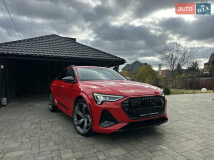 Красный Ауди E-Tron, объемом двигателя 0 л и пробегом 36 тыс. км за 48499 $, фото 1 на Automoto.ua