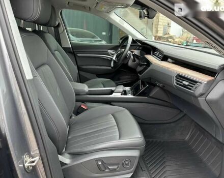 Ауді E-Tron, об'ємом двигуна 0 л та пробігом 5 тис. км за 65000 $, фото 17 на Automoto.ua
