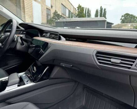 Ауді E-Tron, об'ємом двигуна 0 л та пробігом 5 тис. км за 65000 $, фото 18 на Automoto.ua