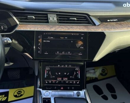 Ауди E-Tron, объемом двигателя 0 л и пробегом 64 тыс. км за 33990 $, фото 24 на Automoto.ua