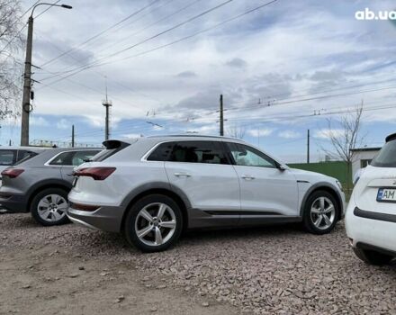 Ауди E-Tron, объемом двигателя 0 л и пробегом 109 тыс. км за 29888 $, фото 6 на Automoto.ua