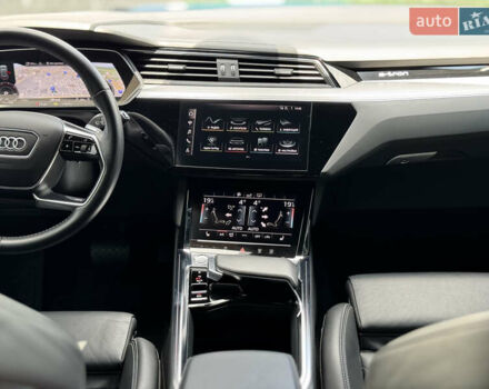 Ауди E-Tron, объемом двигателя 0 л и пробегом 33 тыс. км за 46000 $, фото 30 на Automoto.ua