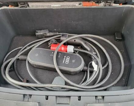 Ауди E-Tron, объемом двигателя 0 л и пробегом 95 тыс. км за 37000 $, фото 3 на Automoto.ua