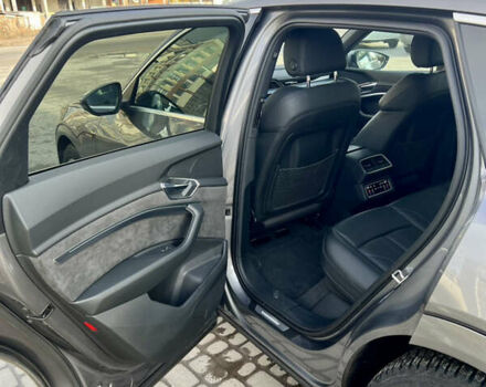 Ауди E-Tron, объемом двигателя 0 л и пробегом 67 тыс. км за 34999 $, фото 31 на Automoto.ua