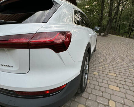 Ауди E-Tron, объемом двигателя 0 л и пробегом 62 тыс. км за 25300 $, фото 45 на Automoto.ua