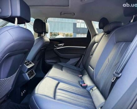 Ауди E-Tron, объемом двигателя 0 л и пробегом 77 тыс. км за 27500 $, фото 24 на Automoto.ua