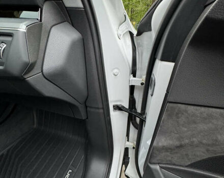 Ауди E-Tron, объемом двигателя 0 л и пробегом 62 тыс. км за 25300 $, фото 76 на Automoto.ua