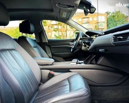 Ауди E-Tron, объемом двигателя 0 л и пробегом 77 тыс. км за 27500 $, фото 22 на Automoto.ua