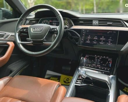 Ауди E-Tron, объемом двигателя 0 л и пробегом 94 тыс. км за 30590 $, фото 17 на Automoto.ua