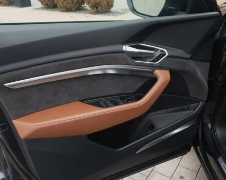 Ауди E-Tron, объемом двигателя 0 л и пробегом 15 тыс. км за 47200 $, фото 27 на Automoto.ua