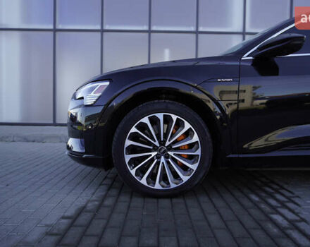 Ауди E-Tron, объемом двигателя 0 л и пробегом 64 тыс. км за 31800 $, фото 6 на Automoto.ua