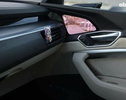 Ауди E-Tron, объемом двигателя 0 л и пробегом 138 тыс. км за 26900 $, фото 11 на Automoto.ua