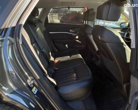 Ауди E-Tron, объемом двигателя 0 л и пробегом 66 тыс. км за 32900 $, фото 25 на Automoto.ua