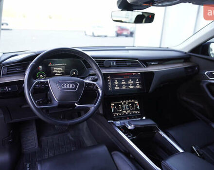 Ауди E-Tron, объемом двигателя 0 л и пробегом 64 тыс. км за 31800 $, фото 10 на Automoto.ua