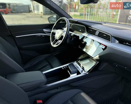 Ауди E-Tron, объемом двигателя 0 л и пробегом 115 тыс. км за 33000 $, фото 18 на Automoto.ua