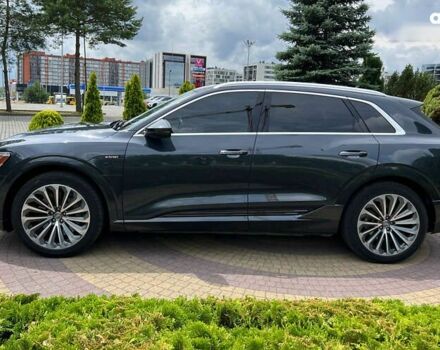 Ауди E-Tron, объемом двигателя 0 л и пробегом 94 тыс. км за 30590 $, фото 3 на Automoto.ua
