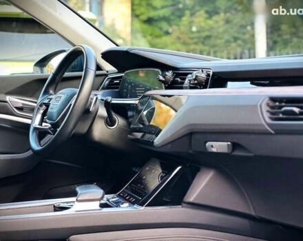Ауди E-Tron, объемом двигателя 0 л и пробегом 77 тыс. км за 27500 $, фото 28 на Automoto.ua